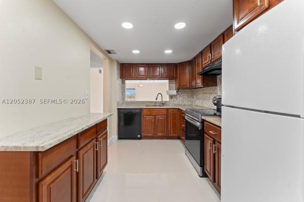 430 Commodore Dr #310, Sunrise, Florida 33325, image 1
