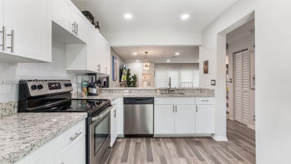 Crystal View Townhomes, 785 Crystal Lake Dr, Deerfield Beach, Florida 33064, image 3