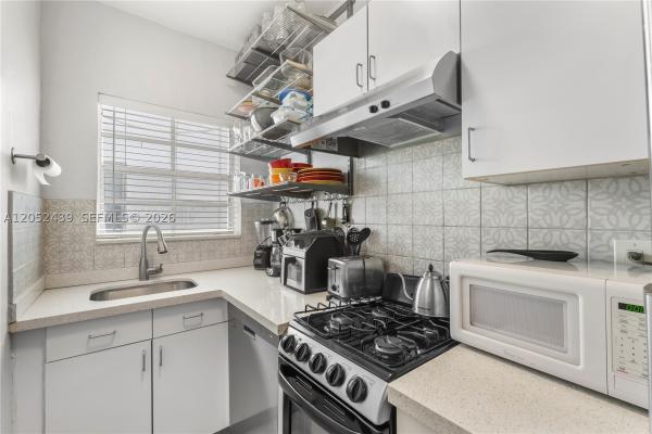 Casablanca Of South Beach, 819 Meridian Ave #5, Miami Beach, Florida 33139, image 3