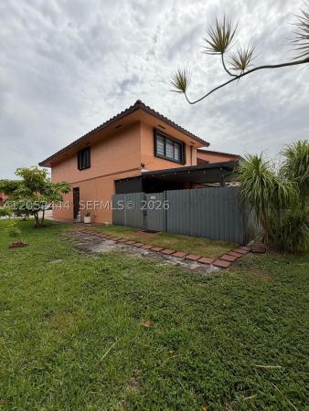 Lago Grande, 2760 W 63rd Pl #106-23, Hialeah, Florida 33016, image 2