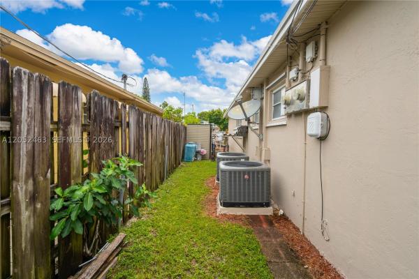 Hollywood Beach Gardens, 5829 Taylor St #1-2, Hollywood, Florida 33021, image 3