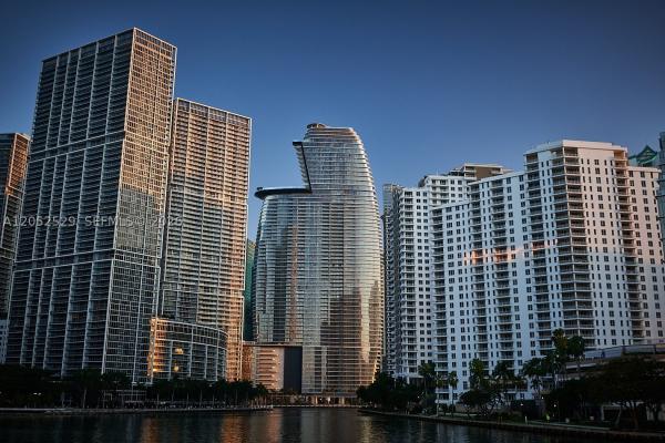 300 Biscayne Boulevard Way #1705W, Miami, Florida 33131, image 2