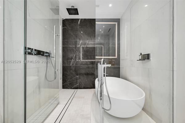 300 Biscayne Boulevard Way #1705W, Miami, Florida 33131, image 1