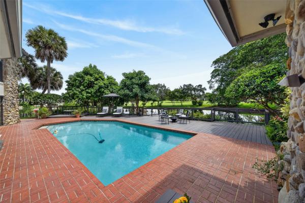 Jacaranda Country Club West, 400 Sea Turtle Ter, Plantation, Florida 33324, image 2