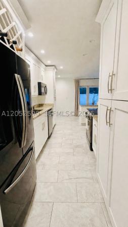 Sheridan Oaks Townhouses, Hollywood, Florida 33021, image 2