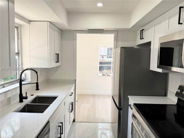 Woodlawn, 890 SW 28th St #1-2, Fort Lauderdale, Florida 33315, image 3