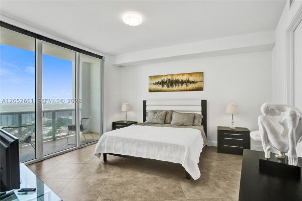 Trump Royale, 18201 Collins Ave #4705, Sunny Isles Beach, Florida 33160, image 2
