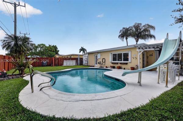 Driftwood Plaza, 6361 Scott St, Hollywood, Florida 33024, image 2