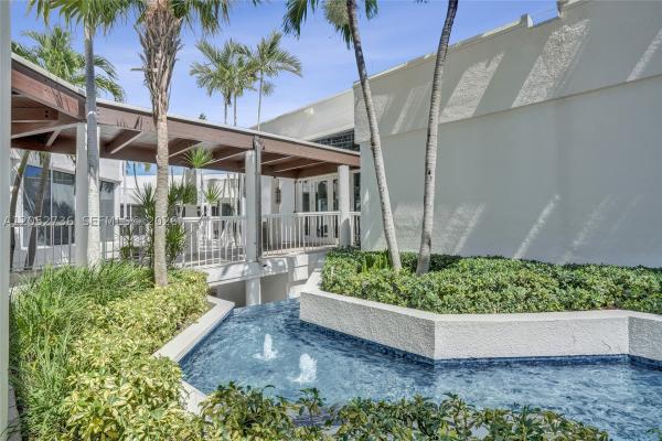 Hamptons West, 20281 E Country Club Dr #1907, Aventura, Florida 33180, image 2