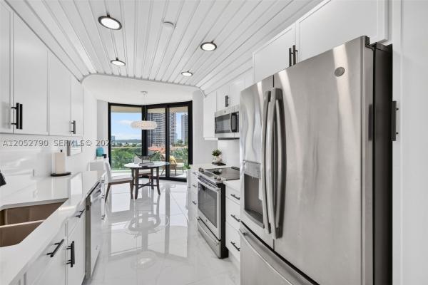 2800 Island Boulevard, 2800 Island Blvd #904, Aventura, Florida 33160, image 3