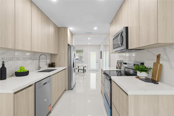 North Andrews Gardens, 4730 NE 2nd Ave, Oakland Park, Florida 33334, image 1