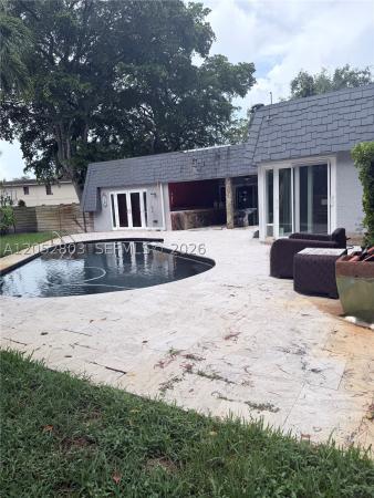 Jacaranda Country Club, 8541 N Lake Dasha Dr, Plantation, Florida 33324, image 1