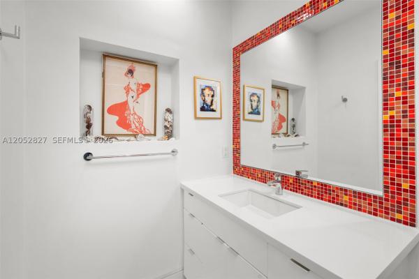 Altos Del Mar, 9172 Carlyle Ave, Surfside, Florida 33154, image 2