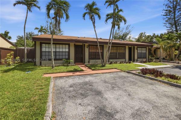 Cedarwoods At Pembroke Lakes, 10680 Cherry Ave, Pembroke Pines, Florida 33026, image 2