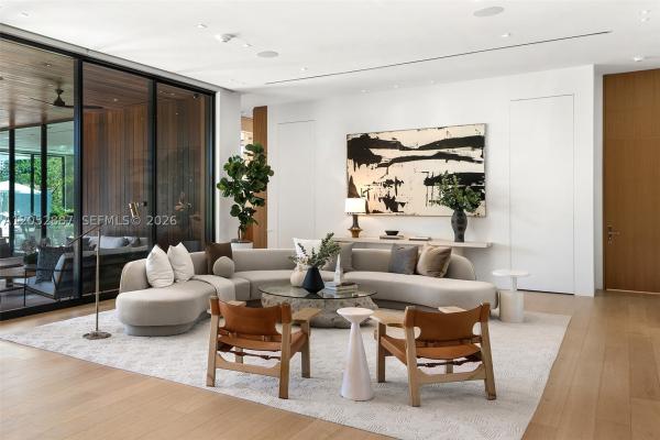 Sunset Islands, 1420 W 23rd St, Miami Beach, Florida 33140, image 2