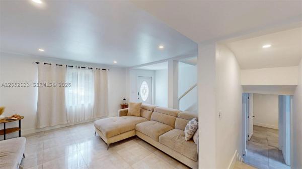Clair Lake, 1904 SW 28th St, Fort Lauderdale, Florida 33315, image 2