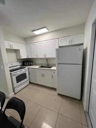 Hallandale Beach No HOA, 620 SW 7th Ave, Hallandale Beach, Florida 33009, image 2