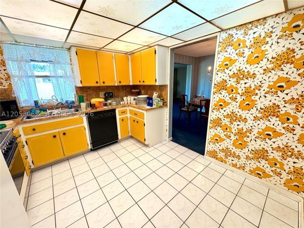 Pembroke Lakes, 11851 NW 23rd St, Pembroke Pines, Florida 33026, image 1