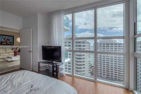 The Plaza On Brickell East, 950 Brickell Bay Dr #1711, Miami, Florida 33131, image 3