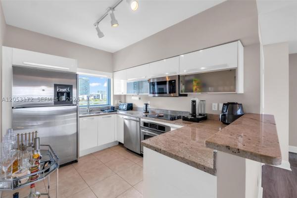 Blue On The Bay, 601 NE 36th St #904, Miami, Florida 33137, image 2