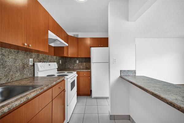 Newport, 505 S Pine Island Rd #102B, Plantation, Florida 33324, image 2