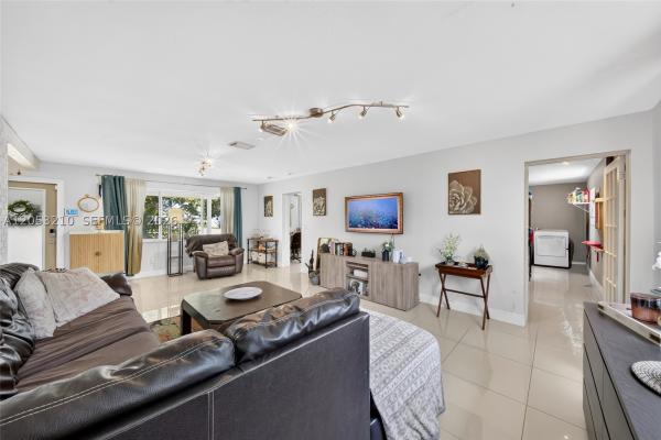 10141 SW 46th St, Unincorporated Dade County, Florida 33165, image 1