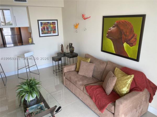 1800 Biscayne Plaza, 275 NE 18th St #809, Miami, Florida 33132, image 1