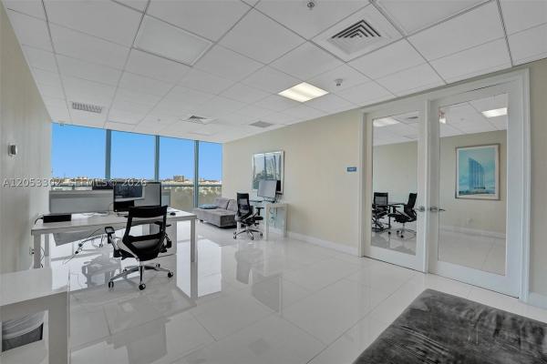 Blue On The Bay, 601 NE 36th St #811, Miami, Florida 33137, image 2