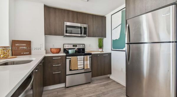 230 NE 4th St #J1, Miami, Florida 33132, image 2