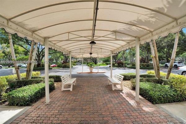 Palm-Aire Country Club 6, 3970 Oaks Clubhouse Dr #302, Pompano Beach, Florida 33069, image 2