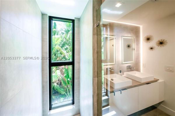 Cosabella On The Bay, 1930 Bay Dr #PH 2, Miami Beach, Florida 33141, image 3