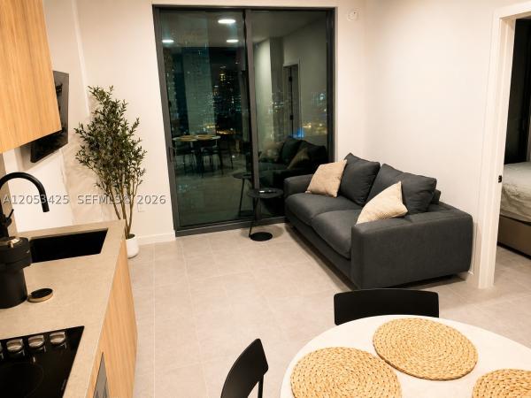 121 NE 5th St #3411, Miami, Florida 33132, image 2