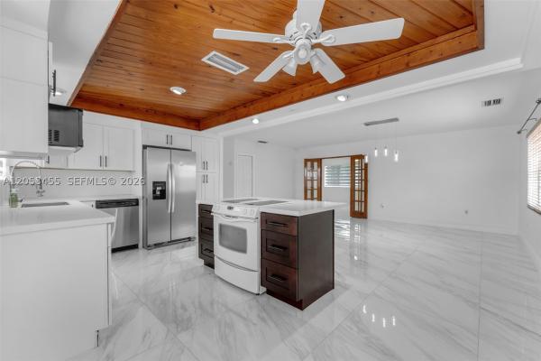 2900 SW 98th Ave, Unincorporated Dade County, Florida 33165, image 3