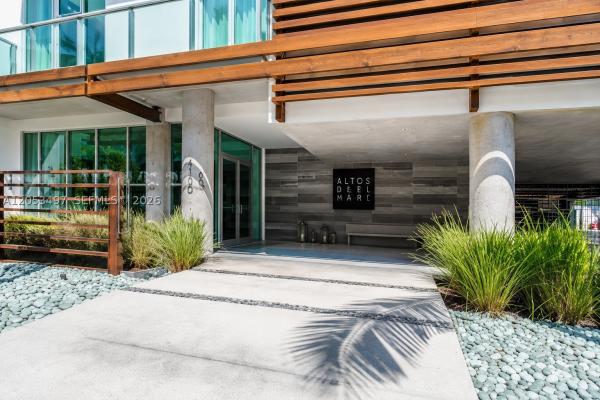 Miami Beach, Florida 33139, image 1