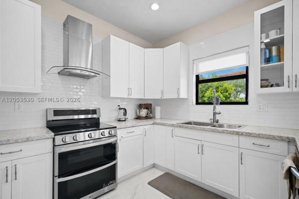 918 NE 191st St, Unincorporated Dade County, Florida 33179, image 3
