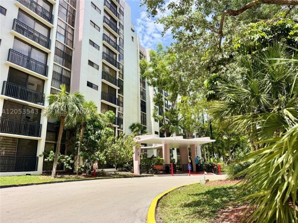 Plaza Of The Americas, 17011 N Bay Rd #117, Sunny Isles Beach, Florida 33160, image 3