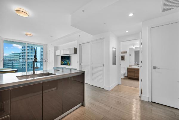 The Bond On Brickell, 1080 Brickell Ave #3705, Miami, Florida 33131, image 3