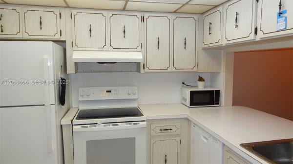 Sunshores, 3527 NE 168th St #407, North Miami Beach, Florida 33160, image 3