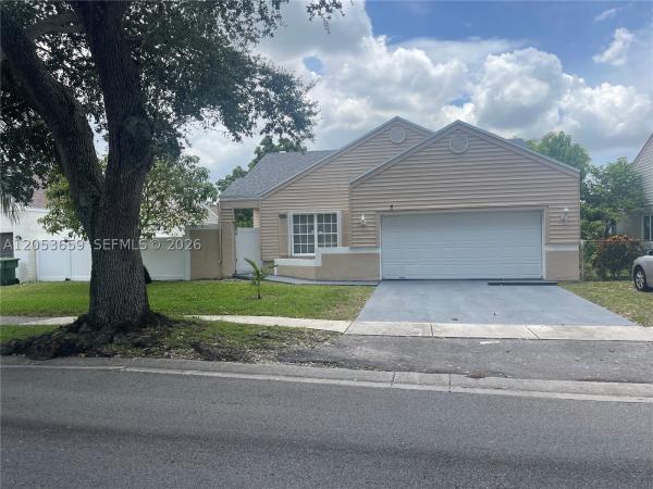 Cinnamon Place At Honeywoods, 1040 SW 85th Ter, Pembroke Pines, Florida 33025, image 2