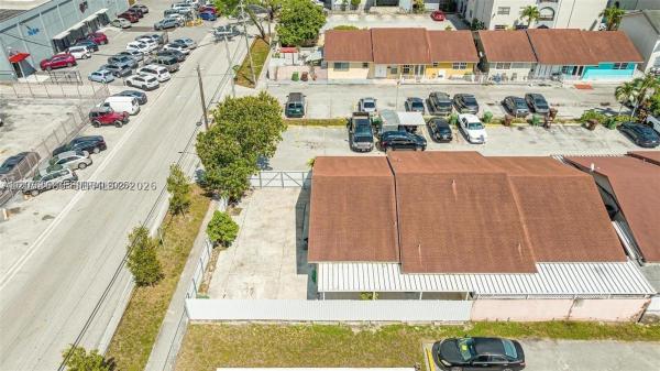 Private Village, 330 W 74th Pl, Hialeah, Florida 33014, image 2