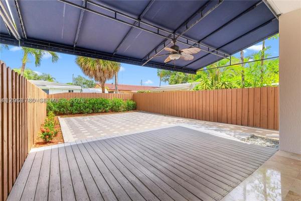 4025 SW 10th St, Unincorporated Dade County, Florida 33134, image 2