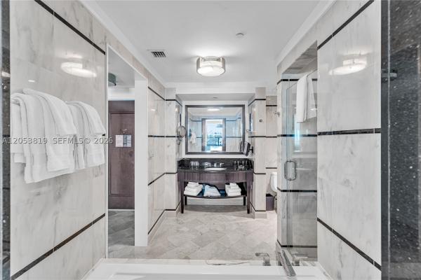 Sorrento Tower, 4391 Collins Ave #1706, Miami Beach, Florida 33140, image 3