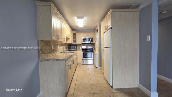 Samari Lake East, 10090 NW 80th Ct #1406, Hialeah Gardens, Florida 33016, image 1