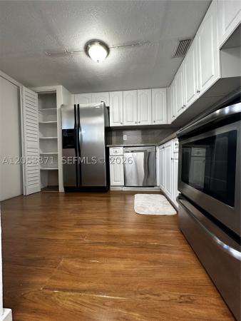 North Miami Beach, Florida 33160, image 2