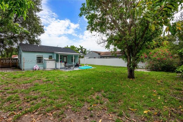 Essex Village, 681 NE 1st Pl, Hialeah, Florida 33010, image 2