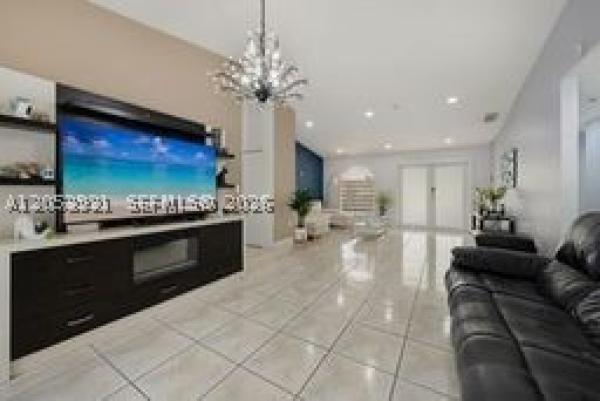 15431 SW 177th Ter, Unincorporated Dade County, Florida 33187, image 2