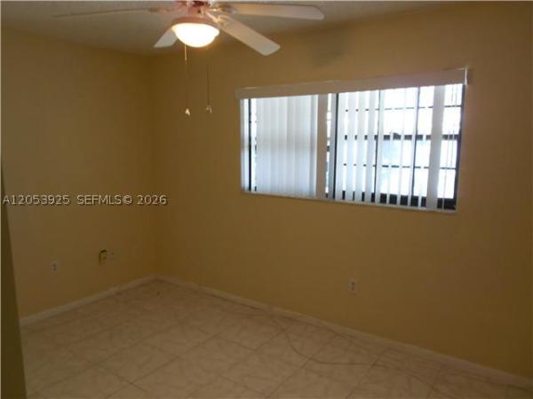 829 NE 199th St #204, Unincorporated Dade County, Florida 33179, image 1