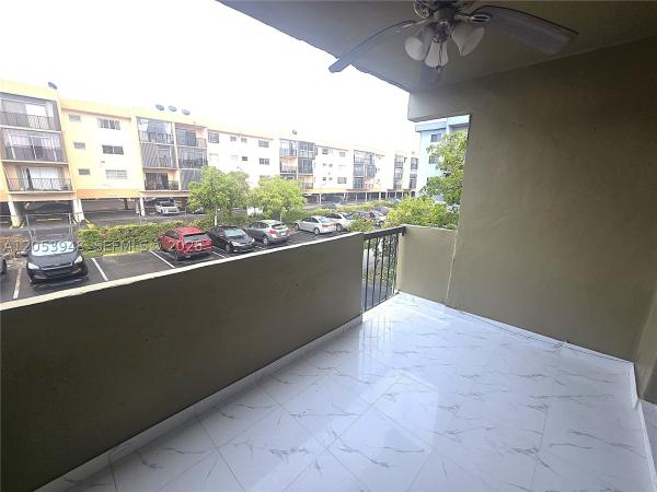 Palmetto Springs, 6070 W 18th Ave #213, Hialeah, Florida 33012, image 1