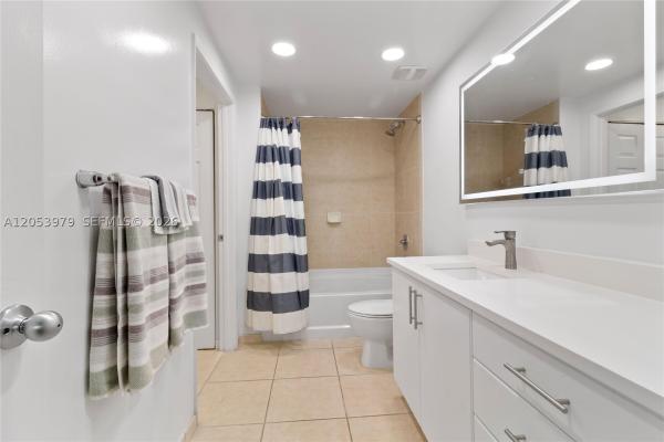 Lauderdale One, 2421 NE 65th St #217, Fort Lauderdale, Florida 33308, image 2