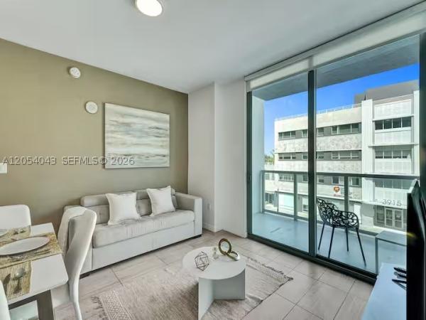 Quadro, 3900 Biscayne Blvd #S-216, Miami, Florida 33137, image 1